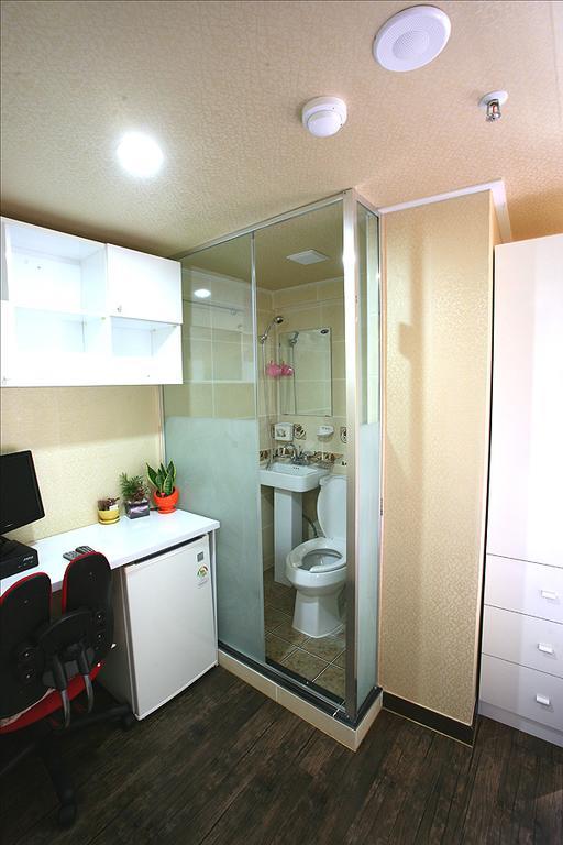 Apgujeong Residence Seoul Room photo